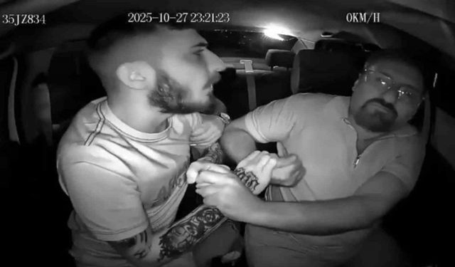 İzmir’de taksi şoförünün darbedildiği anlar kamerada