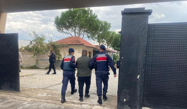 Jandarma aranan şahıslara geçit vermiyor