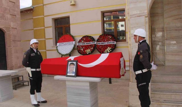 Kansere yenik düşen polis memuru, Sivas’ta toprağa verildi