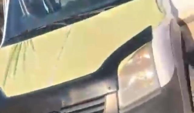 Kaza yapan hırsızlık şüphelileri, aracı bırakıp kaçtı