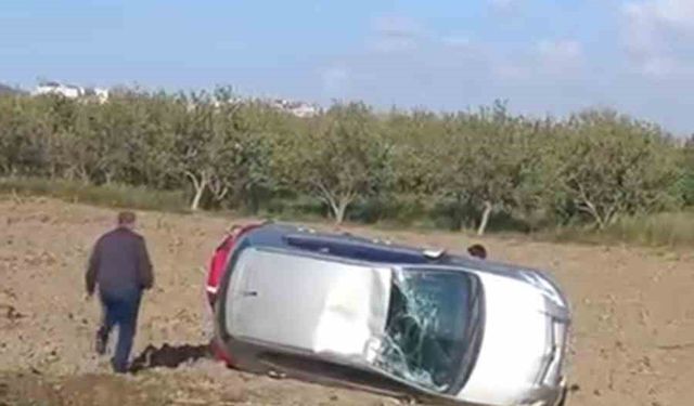 Kırıkhan’da otomobil tarlaya uçtu