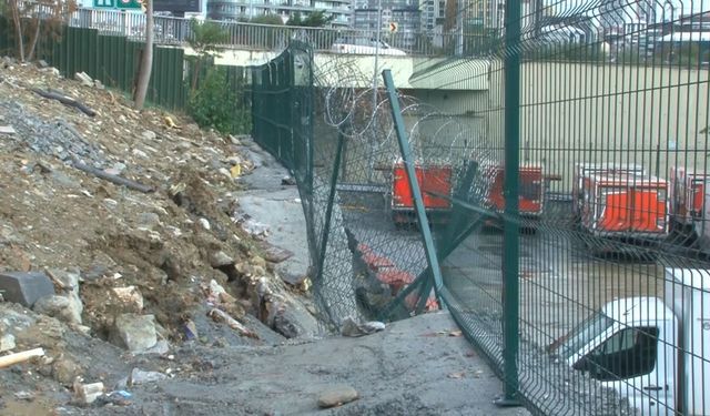 Küçükçekmece’de dondurma fabrikasının istinat duvarı çöktü