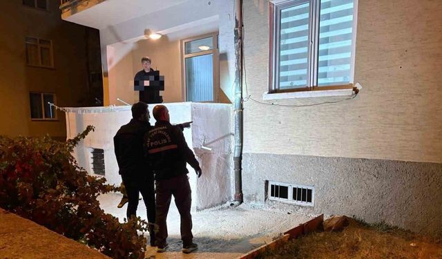 Kurşunlanan evde kimsenin olmaması faciayı önledi