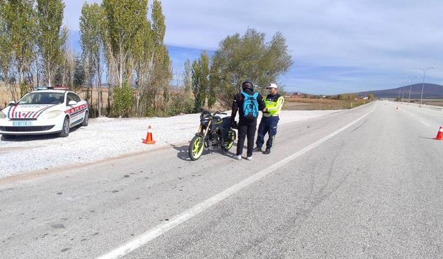 Kütahya’da jandarmadan motosiklet ve motorlu bisiklet denetimi