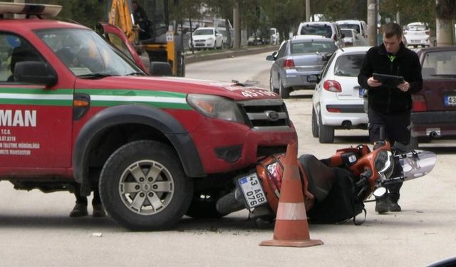Kütahya’da pikap ile motosiklet çarpıştı: 1 yaralı