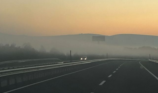 Kütahya’da sisli hava etkili oldu