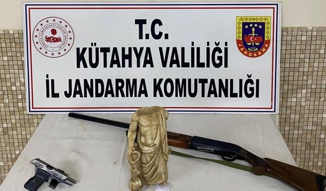 Kütahya’da tarihi eser operasyonu: Milattan önce 5. yüzyıla ait heykel ele geçirildi