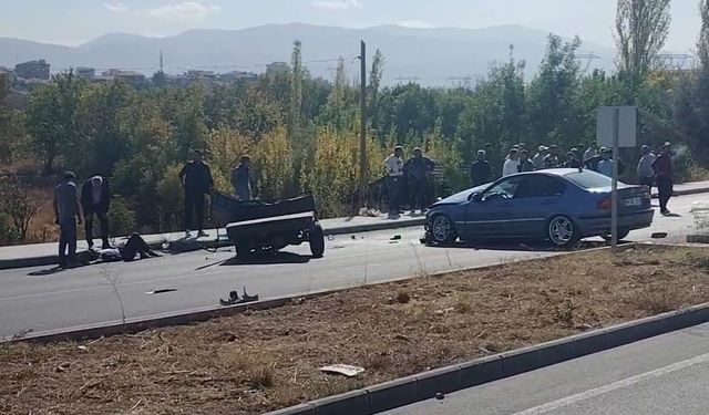 Malatya’da üç aracın karıştığı kazada, 1’i ağır 3 kişi yaralandı