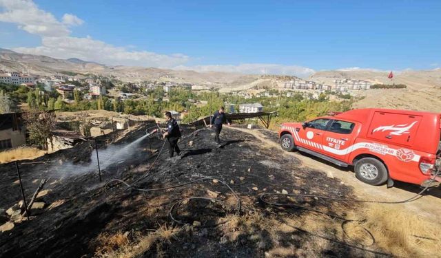 Malatya’nın Darende ilçesinde ot yangını