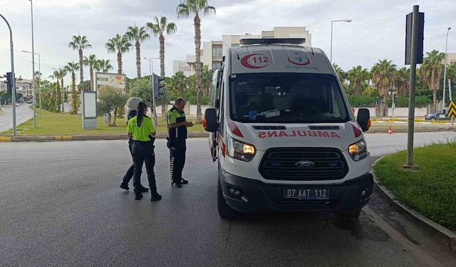 Manavgat’ta devrilen motosikletin sürücüsü yaralandı