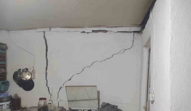 Manisa’da 83 yapı depremden etkilendi