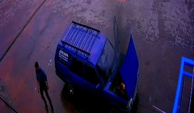 Manisalı aile alev alan otomobilden son anda kurtuldu