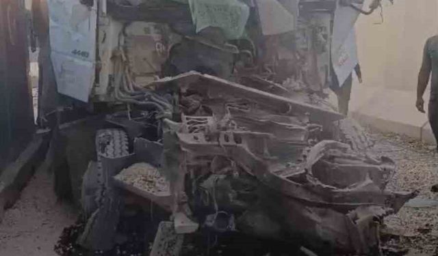 Mardin’de freni patlayan kamyon, hafriyat kamyonuna çarptı: 1 ölü