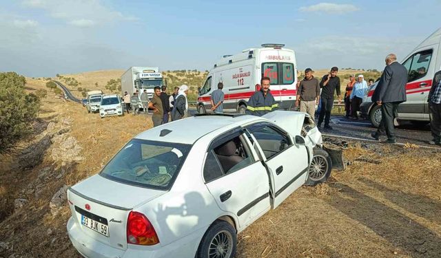 Mardin’de iki otomobil çarpıştı: 4 yaralı