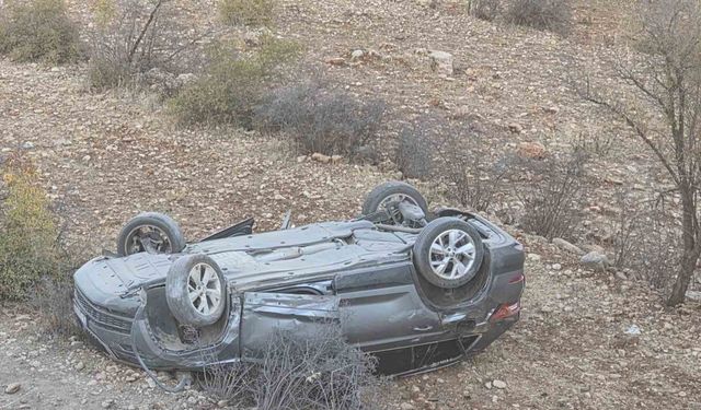 Mardin’de kontrolden çıkan araç takla attı: 2 yaralı
