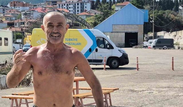 Mendirekte delice koşan adam dikkat çekti