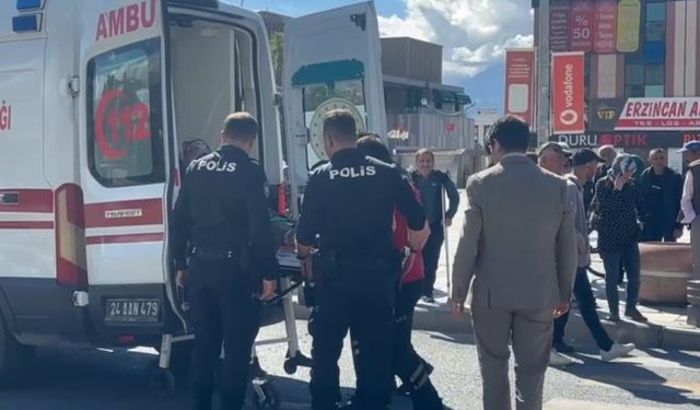 Motosikletin çarptığı yaya yaralandı