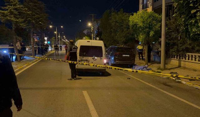 Otomobilin çarptığı eski muhtar hayatını kaybetti