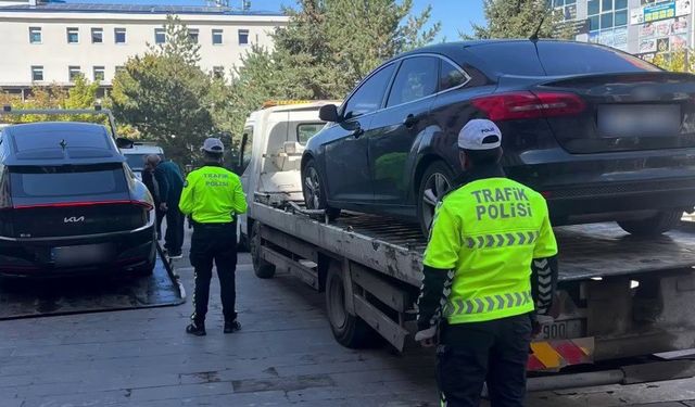 Polis sanal devriye ile drift yaptığını tespit ettiği sürücülere 46 bin TL ceza kesti
