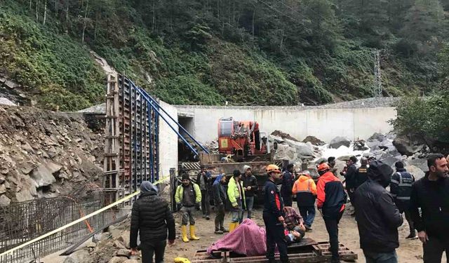 Duvar inşaatında kalıp çöktü: 5 işçi yaralı