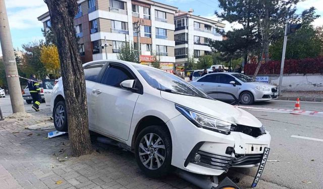 Sağlık çalışanı, yaralılara müdahale yerine gazeteciyi engellemeye çalıştı