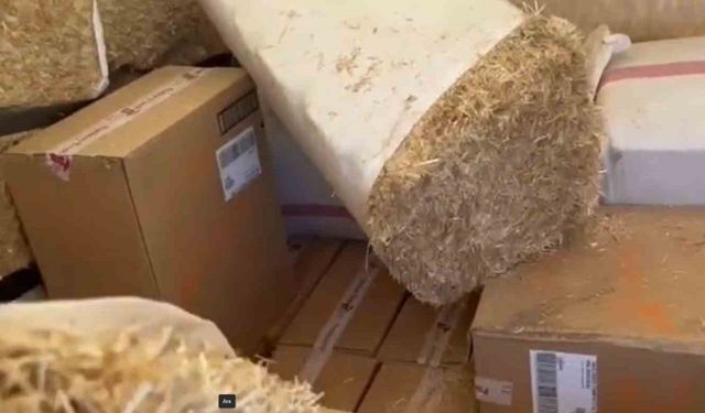 Saman balyalarına gizlenmiş 43 bin paket kaçak sigara ele geçirildi