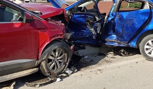 Samandağ’da trafik kazası:  5 yaralı