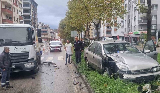 Samsun’da otomobil çöp kamyonuna çarptı: 1 yaralı