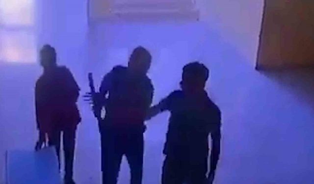 Şanlıurfa’da öğretmen, veli tarafından sopayla darbedildi