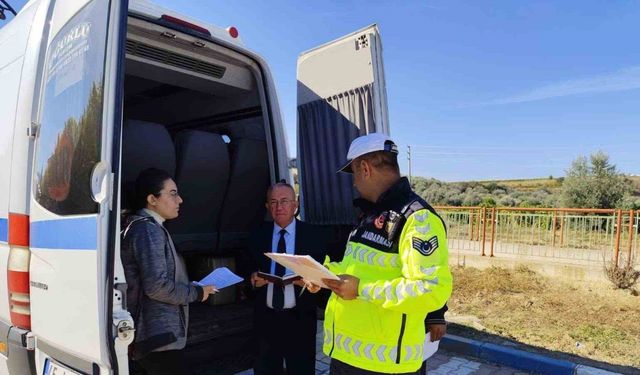 Sarıgöl’de okul servisleri sıkı denetimden geçti