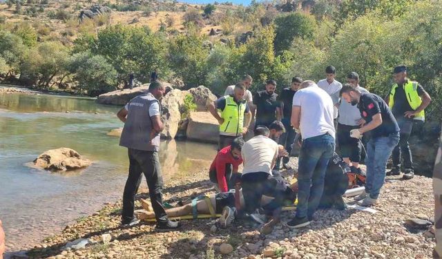 Serinlemek için girdiği suda hayatını kaybetti