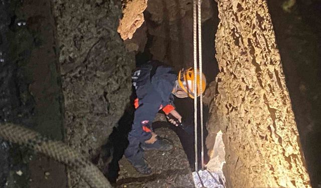 Sığındıkları mağarada mahsur kaldılar: Restoranın bahçesinden film gibi operasyonla kurtarıldılar