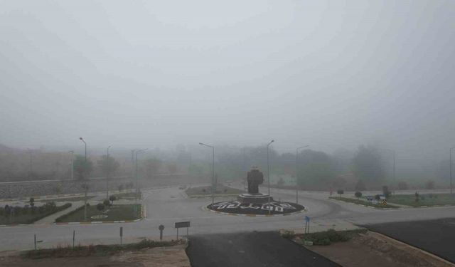 Sındırgı sis altında kayboldu