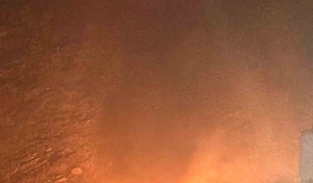 Şırnak’ta seyir halindeki araç alev aldı