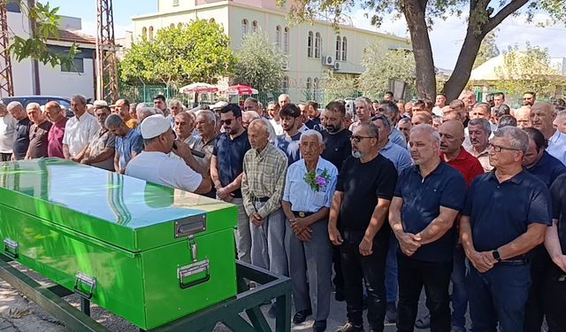 Trafik kazasında hayatını kaybeden doktor memleketi Kozan’da son yolculuğuna uğurlandı