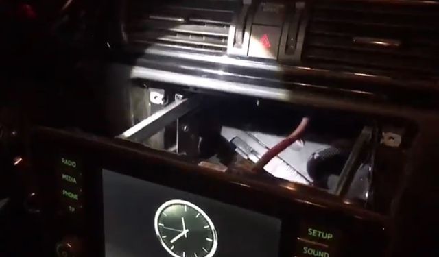 Uyuşturucuları otomobiline özel düzenekle zulalamış