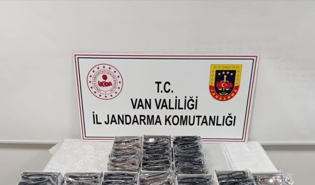 Van’da 150 bin lira değerinde kaçak 250 adet gözlük ele geçirildi