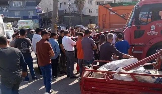 Yolun karşısına geçerken kamyonun altında ezilen 71 yaşındaki adam öldü