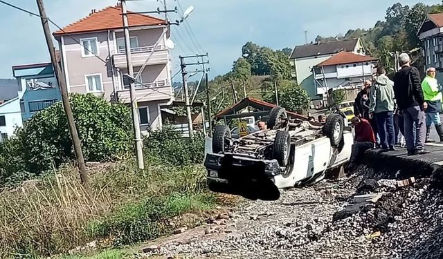 Zonguldak’ta İl Özel İdare aracı bahçeye uçtu; 1 yaralı
