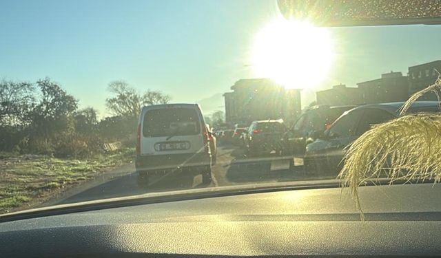 30 Ağustos Zafer Mahallesi’nde trafik çilesi bitmiyor: Vatandaşlar alternatif yol istiyor