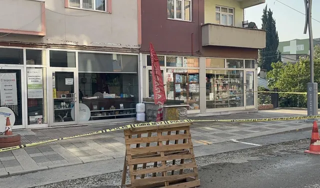 Gebze'de kolonları çatlayan bir bina daha boşaltıldı