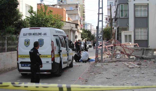 Adana’da demir iskele zemine çakıldı: 1 ölü, 1 yaralı