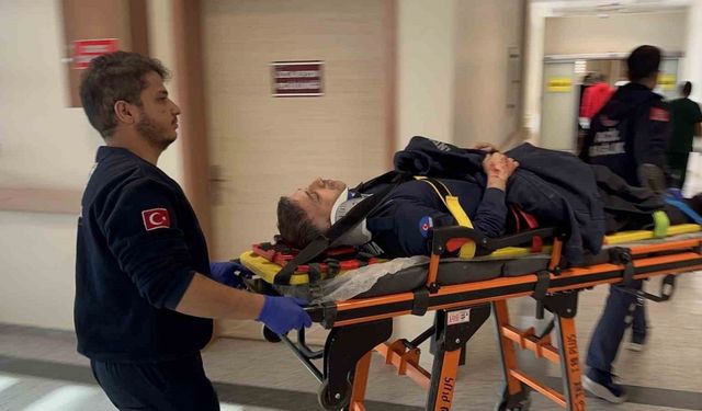 Adıyaman’da otomobiller çarpıştı: 3 infaz koruma memuru yaralandı