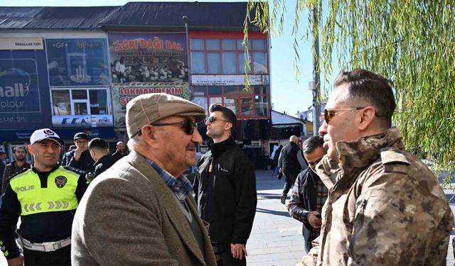 Ağrı Emniyet Müdürü Önder, Eski Van Caddesi’nde trafik denetimlerinde bulundu
