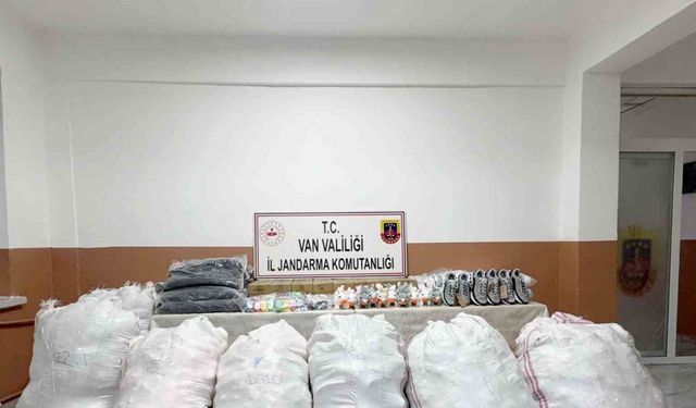 Başkale’de 4 milyon 163 bin TL değerinde kaçak malzeme ele geçirildi