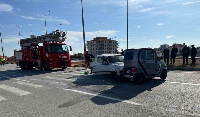 Çorum’da otomobil ile elektrikli araç çarpıştı: 3 yaralı
