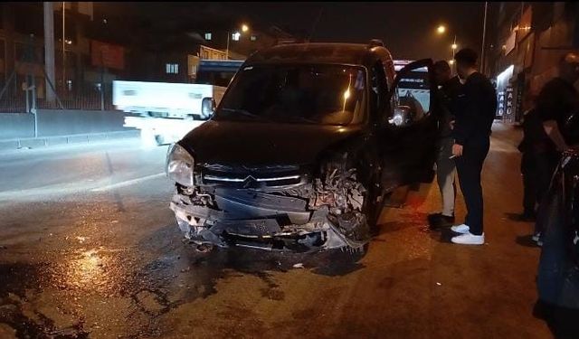 Direksiyon hakimiyetini kaybetti, zincirleme kazaya neden oldu