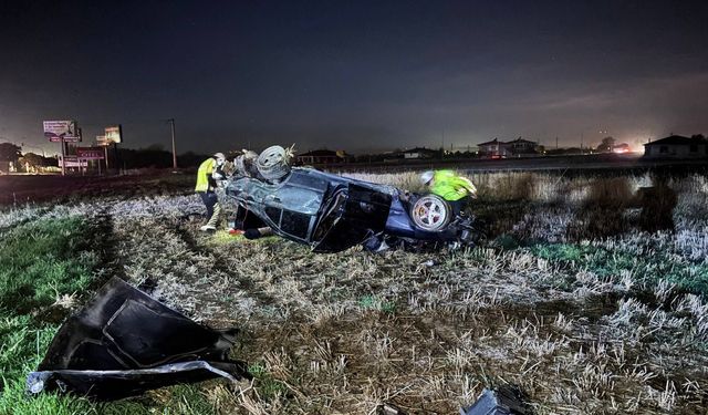 Erzincan’da takla atan otomobilde 2 kişi yaralandı