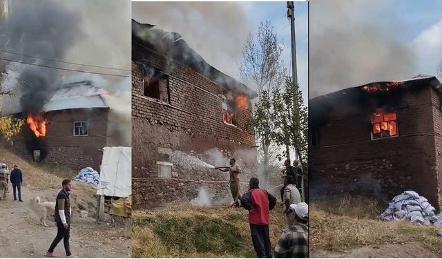 Hakkari’de 2 katlı toprak evde yangın