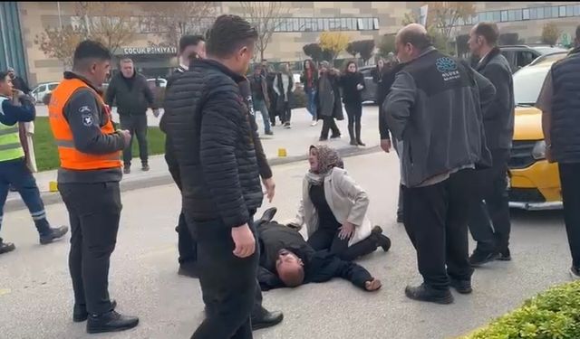 Hastane önünde feci kaza